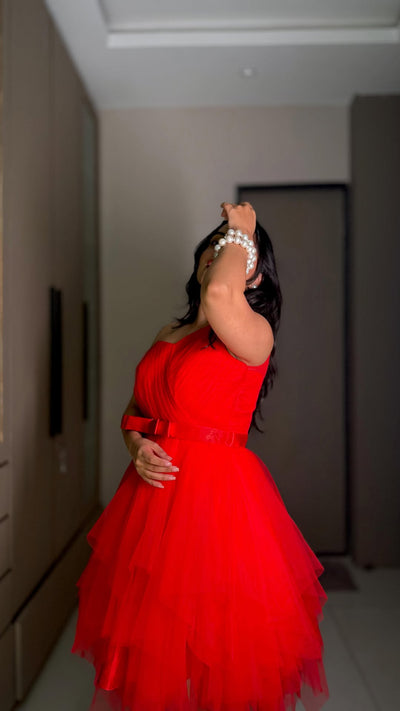 This dress made me feel like that girl.The color, the cut, everything just elevated my vibe.I looked at myself in the mirror like… wow okay go off!Perfect for photos too - didn’t need any filters.